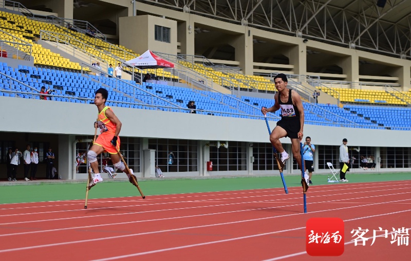 中国红歌会·红歌英雄汇5进3的比赛在江西 台演播大厅激情上演.与以往不同的是